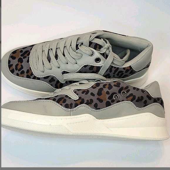 Coconuts by Matisse Shoes Coconuts By Matisse Nova Grey Leo